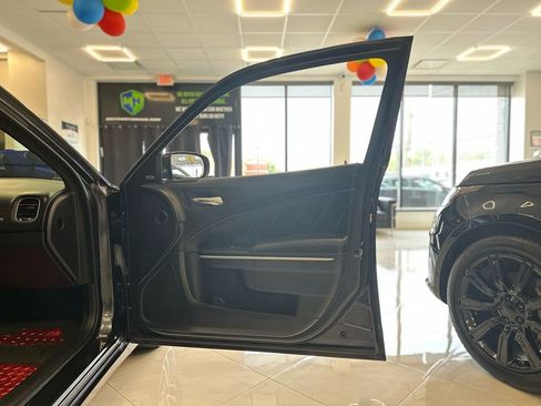 Used 2019 Dodge Charger SXT w/ Plus Group image 39