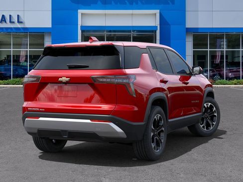 New 2025 Chevrolet Equinox LT image 4