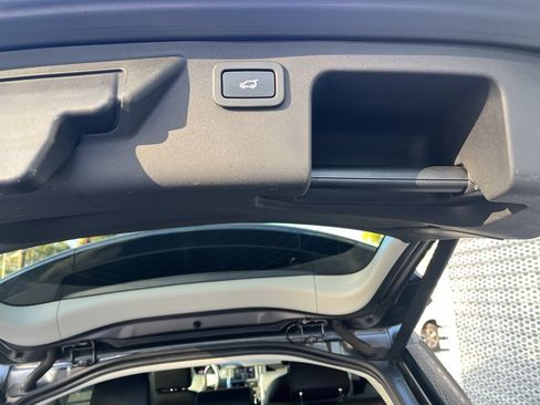 Used 2016 Land Rover Discovery Sport HSE AWD/4WD image 10