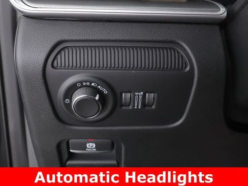 Used 2026 Jeep Grand Wagoneer Limited w/ Premium Group II AWD/4WD image 22