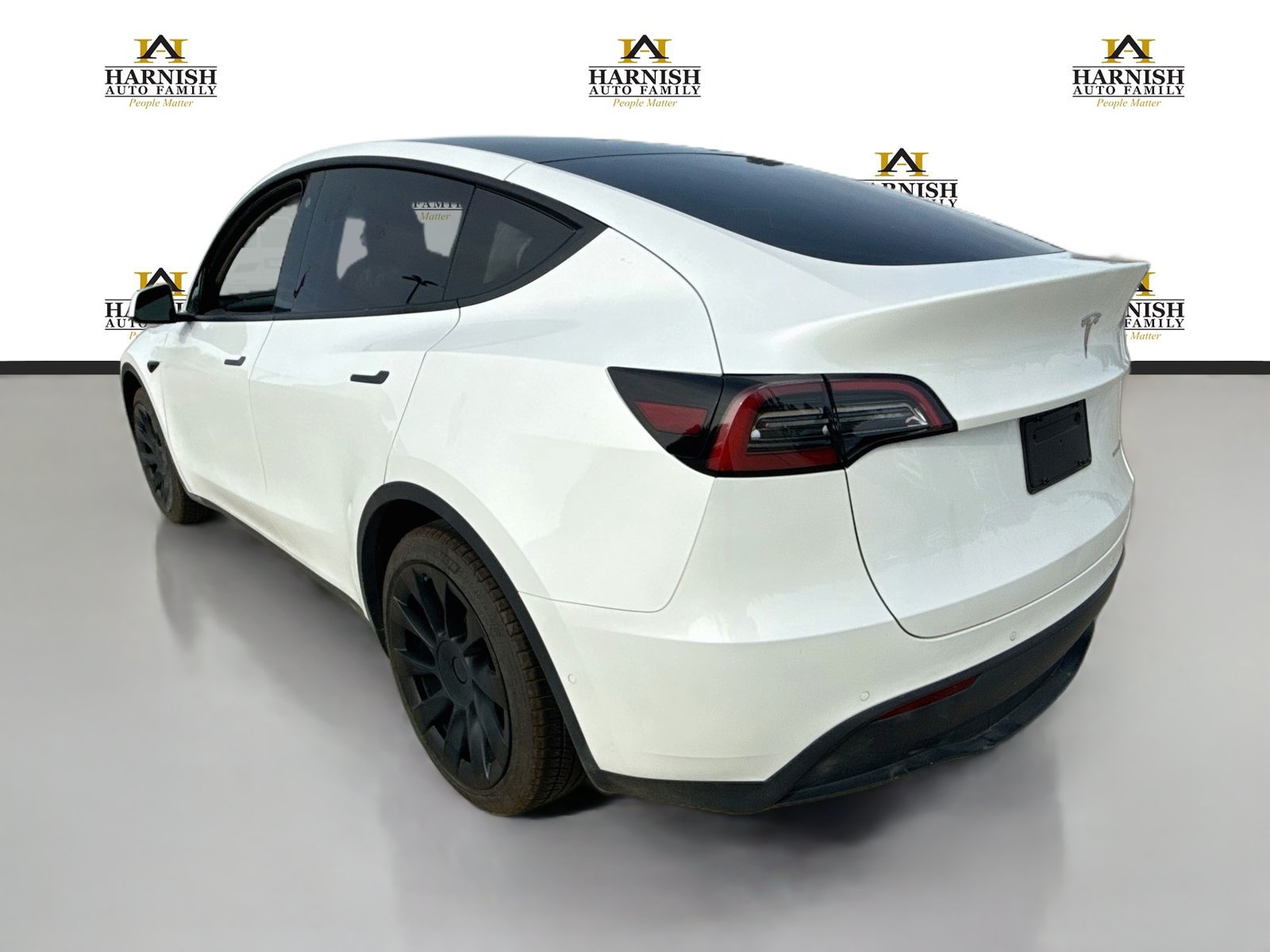 Used 2022 Tesla Model Y Long Range AWD/4WD image 3