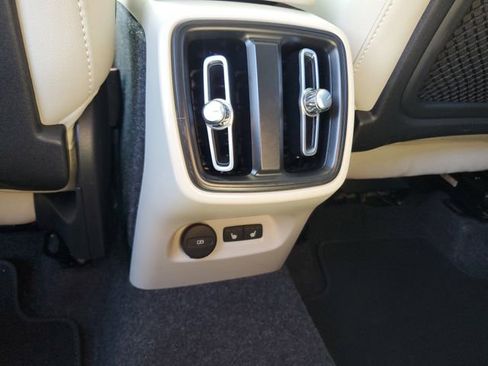Used 2026 Volvo XC40 B5 Plus AWD/4WD image 15
