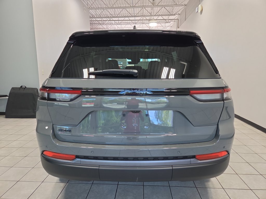 New 2027 Jeep Grand Cherokee Limited AWD/4WD image 6