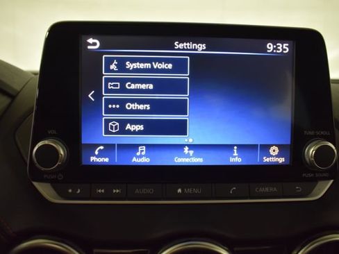Used 2025 Nissan Sentra SR w/ SR Premium Package FWD image 23