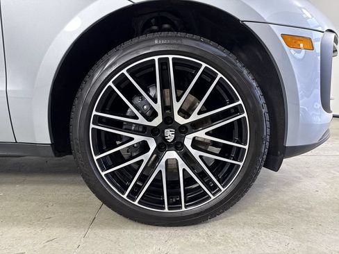 Certified 2024 Porsche Macan AWD/4WD image 15
