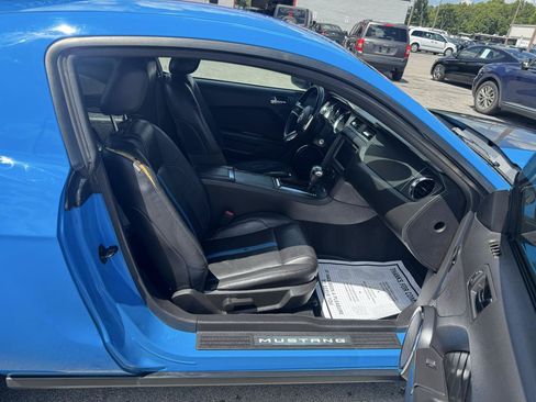 Used 2010 Ford Mustang GT RWD image 8