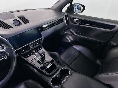 Used 2019 Porsche Cayenne AWD/4WD image 32