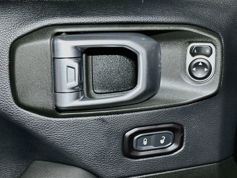 Used 2019 Jeep Wrangler Unlimited Rubicon AWD/4WD image 18