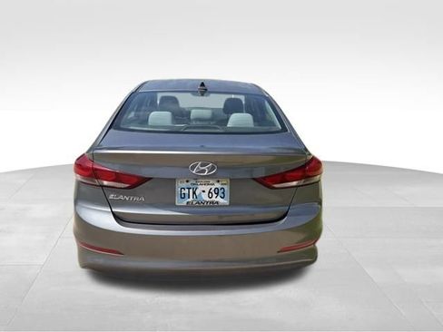 Used 2018 Hyundai Elantra SEL FWD image 4