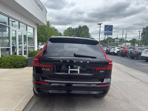 Used 2023 Volvo XC60 B5 Core w/ Climate Package AWD/4WD image 4