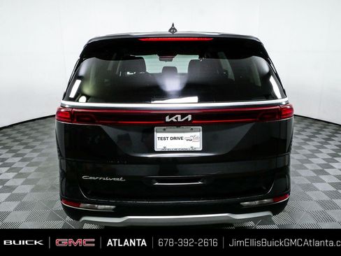 Used 2022 Kia Carnival LX FWD image 26