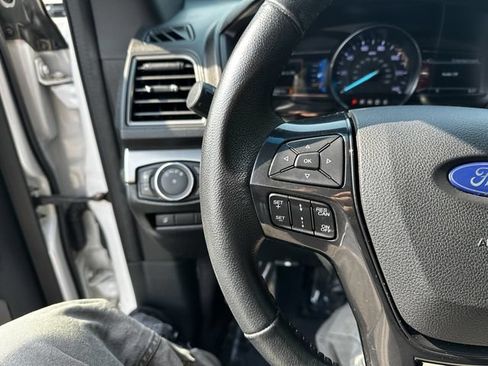 Certified 2018 Ford Explorer XLT w/ Equipment Group 202A AWD/4WD image 28
