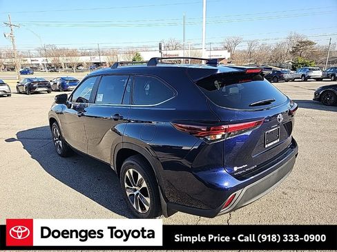 New 2026 Toyota Highlander XLE image 7
