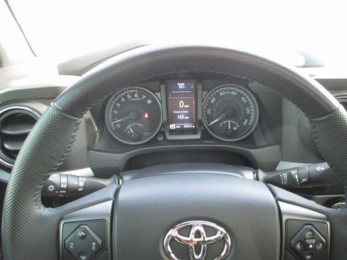 Used 2021 Toyota Tacoma TRD Off-Road w/ TRD Premium Off Road Package image 29