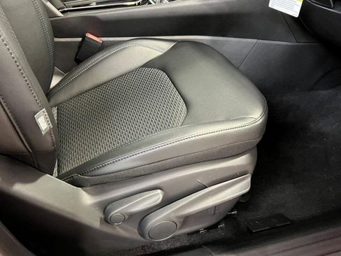 New 2026 Jeep Compass Latitude image 10