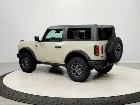New 2025 Ford Bronco Badlands image 5