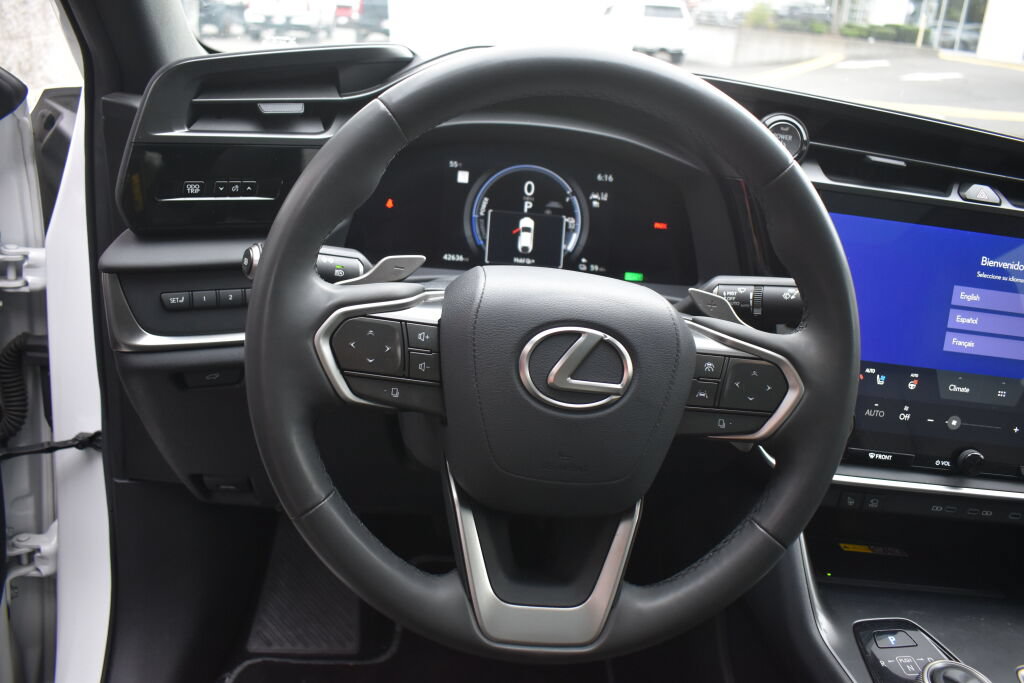 Used 2023 Lexus RZ 450e Premium w/ Technology Package AWD/4WD image 9