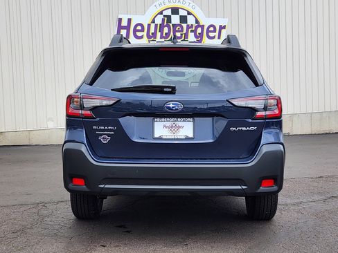 Used 2025 Subaru Outback Premium AWD/4WD image 6