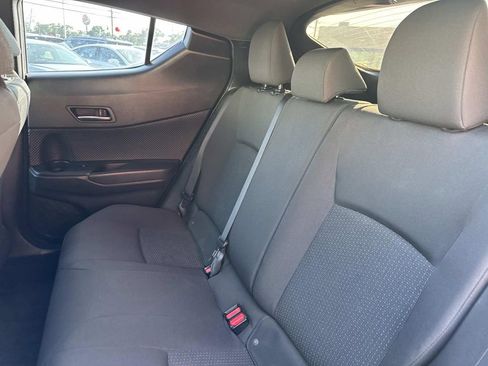 Used 2018 Toyota C-HR XLE FWD image 16