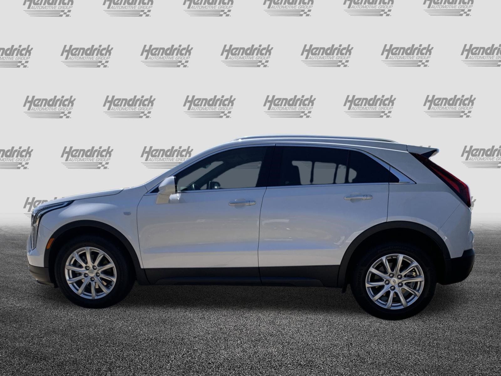 Used 2023 Cadillac XT4 Luxury w/ Cold Weather Package FWD image 7