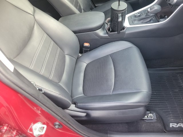 Used 2019 Toyota RAV4 Limited w/ Cold Weather Package AWD/4WD image 10