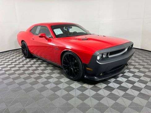 Used 2014 Dodge Challenger R/T RWD image 13