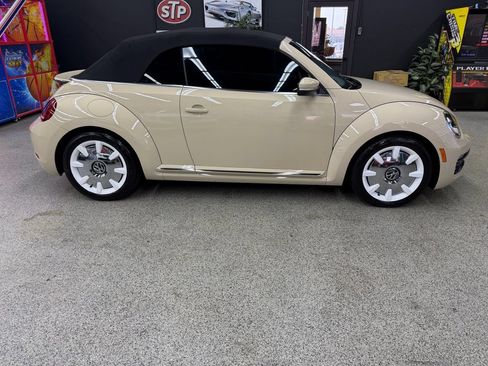 Used 2019 Volkswagen Beetle 2.0T Final Edition SEL FWD image 6