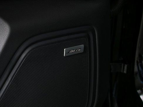 New 2026 Porsche Macan image 7