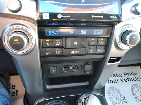 Used 2020 Toyota 4Runner Limited AWD/4WD image 22