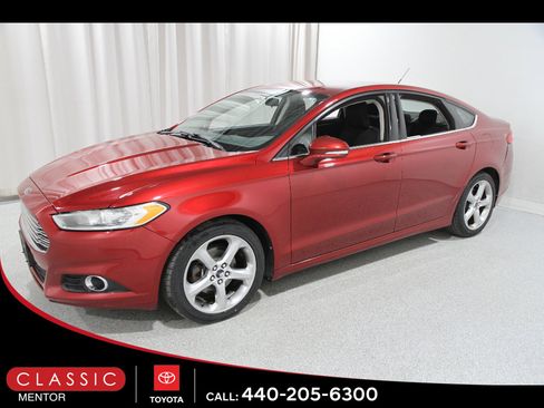 Used 2014 Ford Fusion SE w/ Equipment Group 201A image 3