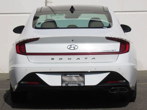 Used 2021 Hyundai Sonata Limited w/ Preferred Accessory Package image 7