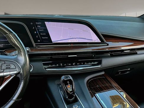 Used 2023 Cadillac Escalade Premium Luxury RWD image 6