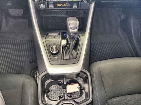 Used 2022 Toyota RAV4 SE image 20