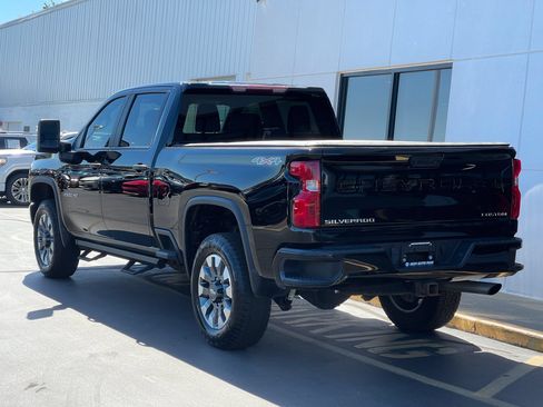 Used 2022 Chevrolet Silverado 2500 Custom w/ Custom Convenience Package AWD/4WD image 5