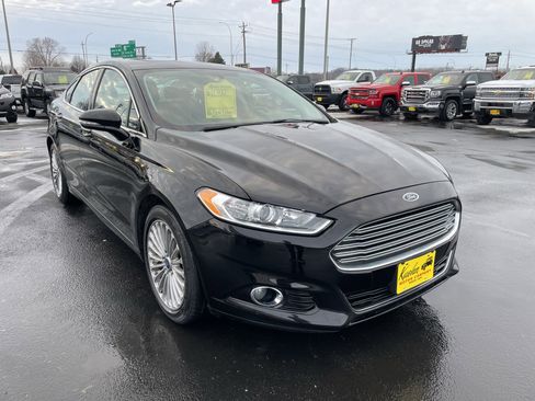 Used 2016 Ford Fusion Titanium image 2