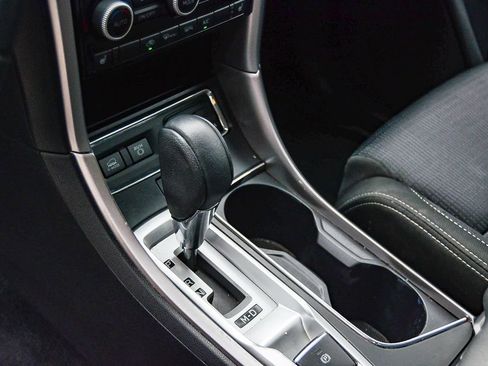 Used 2022 Subaru Ascent Premium w/ Convenience Package image 19