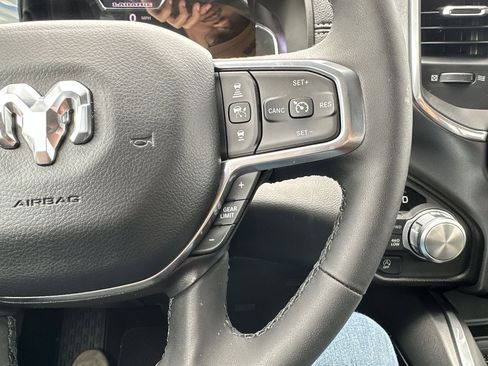 Used 2025 RAM 1500 Laramie AWD/4WD image 17