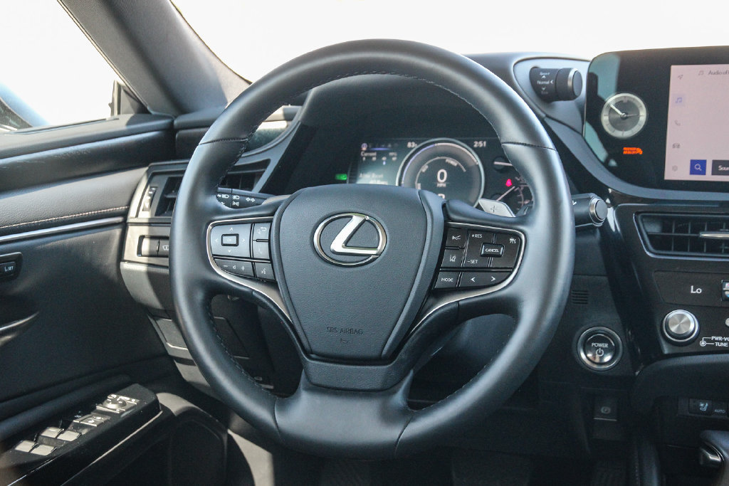 Certified 2025 Lexus ES 300h w/ Premium Package FWD image 16