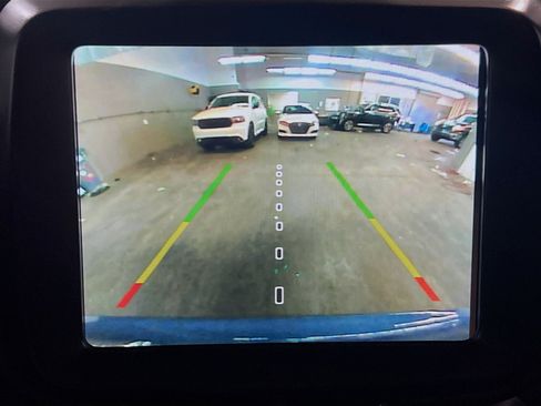 Used 2021 Jeep Renegade Latitude FWD image 10