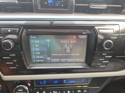 Used 2016 Toyota Corolla LE FWD image 29