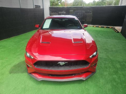 Used 2020 Ford Mustang Coupe RWD image 11