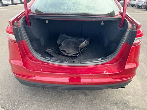 Used 2020 Ford Fusion SE FWD image 41