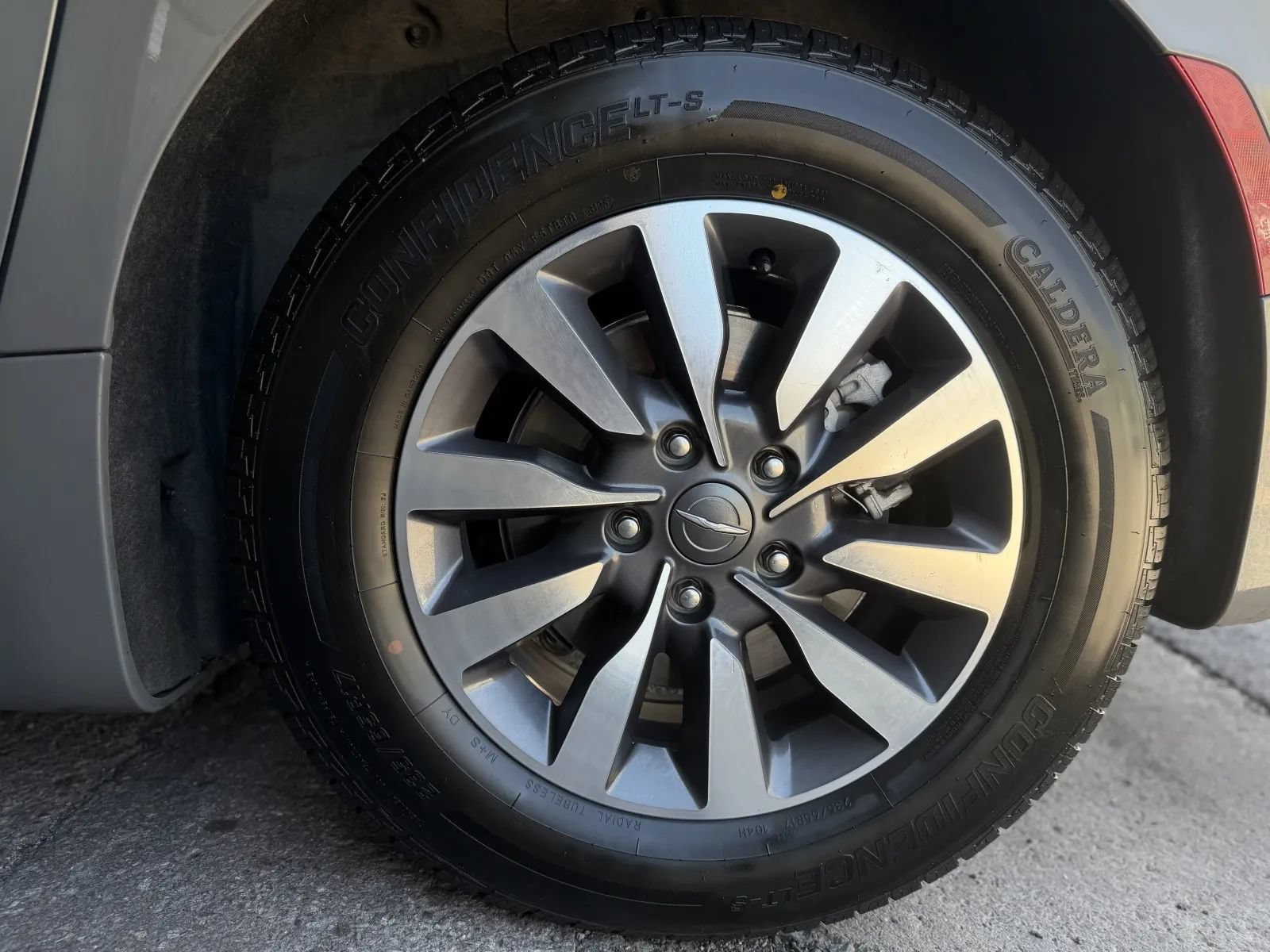 Used 2022 Chrysler Pacifica Limited FWD image 50