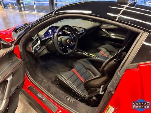 Used 2023 Ferrari SF90 Spider image 38