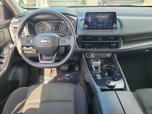 Used 2025 Nissan Rogue SV image 22