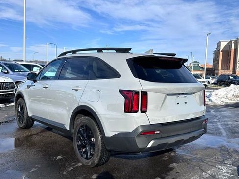 Used 2023 Kia Sorento S image 8