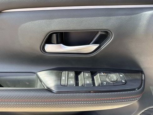 New 2025 Nissan Kicks SR image 12