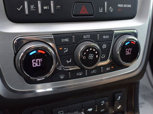 Used 2015 GMC Acadia SLT w/ Premium Edition FWD image 26