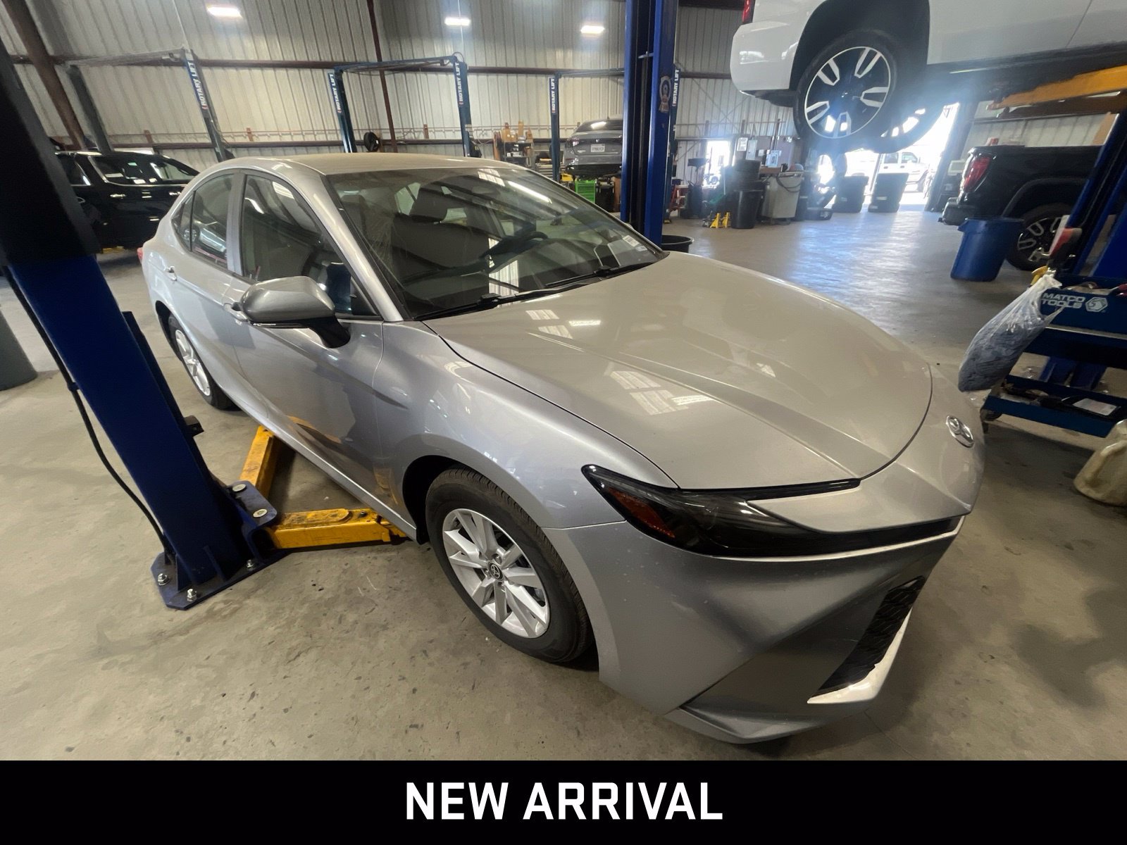 Used 2025 Toyota Camry LE FWD image 4