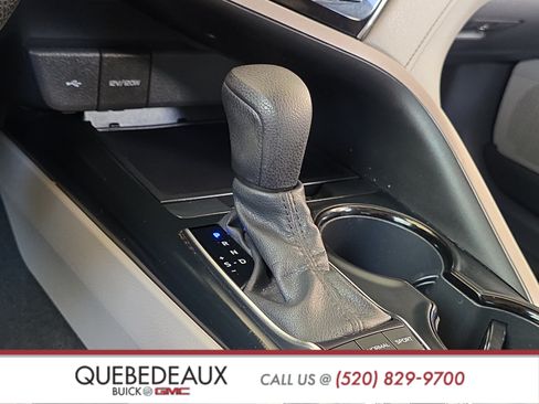 Used 2020 Toyota Camry LE FWD image 16